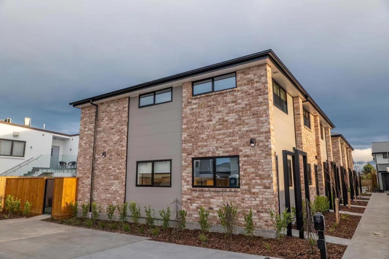 Close To Arena And One Kilometer From Railway Station Onsite Ev Car Park Christchurch Exterior foto